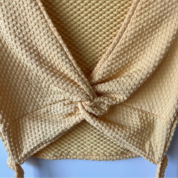 Urban Outfitters Textured Crop Top - Picture 5 of 7